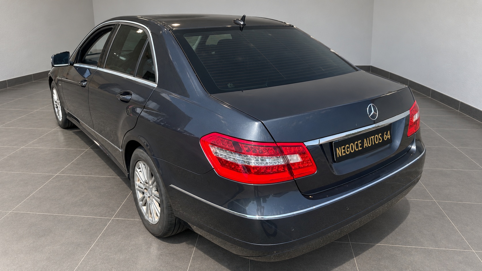 Photo 7 sur 7 du véhicule MERCEDES CLASSE E 220 CDI 2012